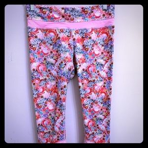 Lululemon Run Inspire Crop II Flowabunga